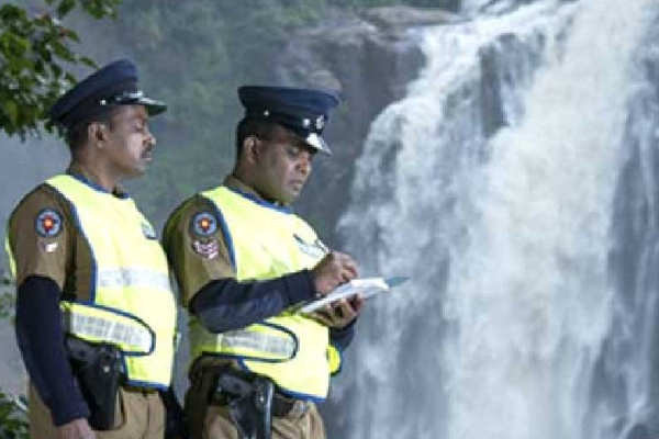 நீரில் மூழ்கி பரிதாபகரமாக உயிரிழந்த மூவர்! - ஐபிசி தமிழ்