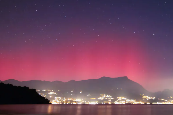 இத்தாலியில் அரோரா போரியாலிஸ் ; மக்களுக்கு வானில் தெரிந்த ஆச்சர்யம் | Aurora Borealis In Italy A Wonder In The Sky