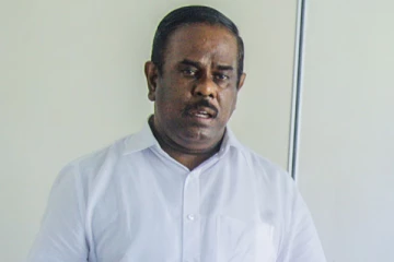 இலங்கையில் தொடரும் பதற்றம்! தன்னை தானே சுட்டு தற்கொலை செய்துகொண்ட ஆளும் கட்சி நாடாளுமன்ற உறுப்பினர்