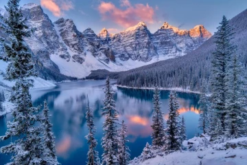 அமெரிக்காவில் இரண்டு அடி உயரம் வரை பனி