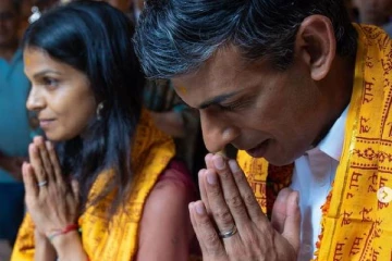 பசு மாட்டுக்கு பூஜை செய்த ரிஷி சுனக்: கவனம் ஈர்க்கும் வீடியோ