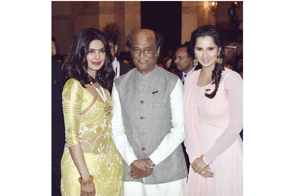 ரஜினியுடன் புகைப்படம் எடுத்துக்கொண்ட பிரியங்கா சோப்ரா, சானியா மெர்சா.. இதுவரை பலரும் பார்த்திராத புகைப்படம் | Rajinikanth With Priyanka Chopra Sania Mirza ரஜினியுடன் புகைப்படம் எடுத்துக்கொண்ட பிரியங்கா சோப்ரா, சானியா மெர்சா.. இதுவரை பலரும் பார்த்திராத புகைப்படம் | Rajinikanth With Priyanka Chopra Sania Mirza