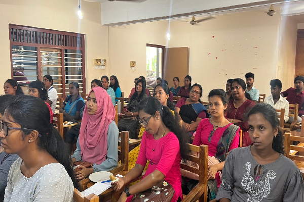 வவுனியா பல்கலைக் கழகத்தில் அரசியலில் பெண்களை வலுவூட்டுதல் சான்றிதழ் கற்கைநெறி ஆரம்பம்! | Women Politics Vavuniya University