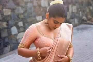 உடல் எடை போட்டாலும் கியூட்டாக காணப்படும் நடிகை நிவேதா தாமஸ் போட்டோஸ்