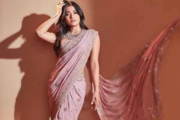 நடிகை ராஷ்மிகாவிற்கு பொது மேடையில் நடந்த தர்ம சங்கடம்- சுதாரித்த சூப்பர் ஸ்டார், வீடியோ இதோ