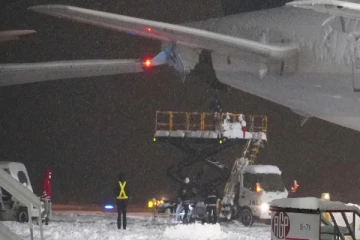 ஜப்பானில் இரு விமானங்கள் மோதி விபத்து!