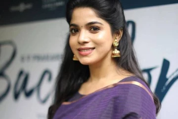 பெண்களுடன் அப்படி நடிக்க வேண்டும்! தீரா ஆசையில் பேச்சுலர் நடிகை