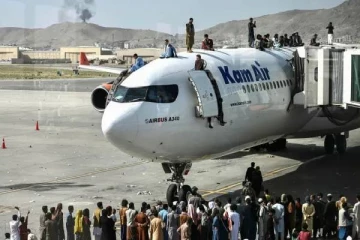 தலிபான்களால் நிலவும் பதற்றம்....நாட்டை விட்டு தப்ப முயலும் மக்கள்