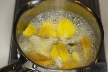 வேகவைத்த எலுமிச்சை நீரை குடிப்பதால் என்னென்ன நன்மைகள் கிடைக்கும் தெரியுமா?