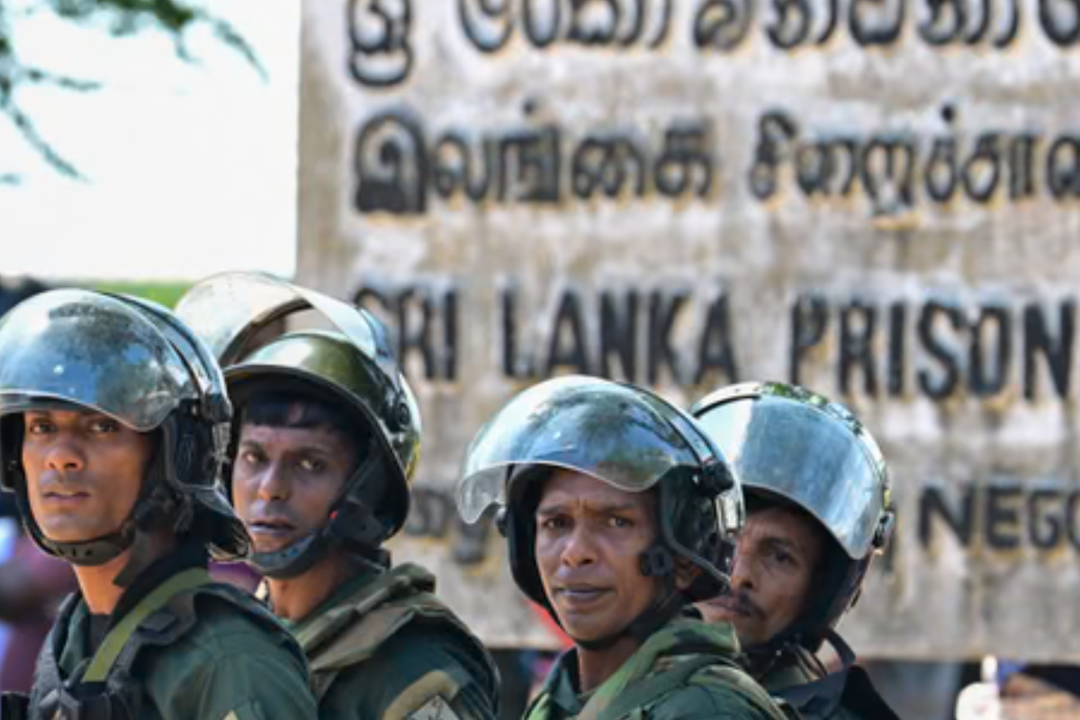 நீர்கொழும்பு சிறைச்சாலை மோதல்: உயிரிழந்த அதிகாரிகளின் குடும்பங்களுக்கு ரூ.50 இலட்சம் இழப்பீடு | Negombo Prison Clashes Cabinet Approves நீர்கொழும்பு சிறைச்சாலை மோதல்: உயிரிழந்த அதிகாரிகளின் குடும்பங்களுக்கு ரூ.50 இலட்சம் இழப்பீடு | Negombo Prison Clashes Cabinet Approves