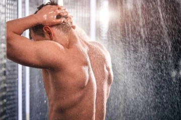 குளிக்கும் போது சிறுநீர் கழிக்கும் பழக்கம் உள்ளவர்களுக்கு! அதனால் என்ன ஆகும் தெரியுமா?