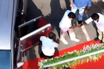 தவெக 2ஆம் ஆண்டு தொடக்க விழா.., அரங்கத்திற்குள் வந்த கட்சி தலைவர் விஜய்