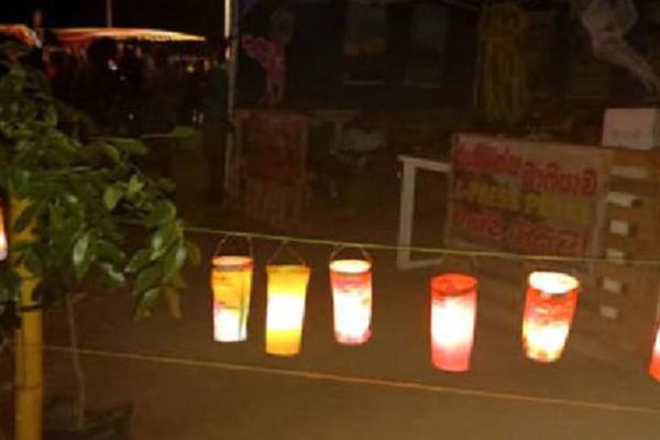 கோட்டா கோ கோமில் கோலாகலமாக தொடங்கியது வெசாக் கொண்டாட்டம் | Wesak Celebrations Begin In Kotago Gama Pictures