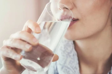 தினமும் 8 டம்ளர் தண்ணீர் குடிச்சு பாருங்க! இந்த நன்மைகள் எல்லாம் உங்களை தேடி வரும்