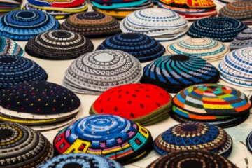 கனடாவில் அடையாளத்தை மறைக்கும் யூத மாணவர்கள்