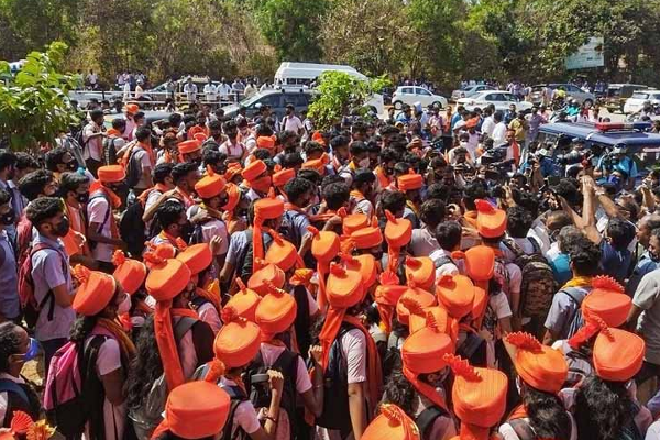 “பர்தா” விடயத்தை அவசரமாக விசாரணை செய்ய இந்திய உயர்நீதிமன்றம் மறுப்பு! | India Supreme Court Order Not Take Case