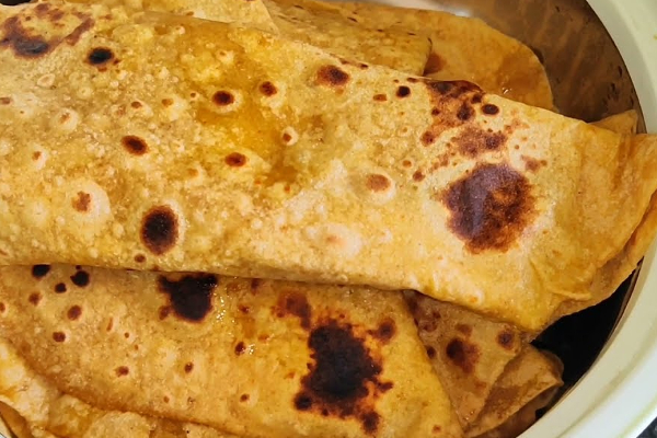 வெறும் 5 நிமிடத்தில் சுடச் சுட மசாலா சப்பாத்தி செய்யலாம்! | Kara Chapati Recipe
