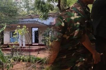 வலிவடக்கில் பொலிஸாரால் கொள்ளையர்கள் குதூகலம்; கண்ணீர்விடும் உரிமையாளர்