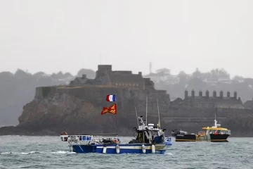 உங்களால் எங்களுடன் தனியாக மோத முடியாது... மீண்டும் பிரித்தானியாவுக்கு மிரட்டல் விடுத்துள்ள பிரான்ஸ்