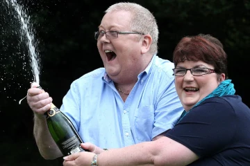 வாரம் ரூ.4.5 கோடி., இறப்பதற்குள் ரூ.1800 கோடியை செலவழித்த பிரித்தானியாவின் மிகப்பெரிய லோட்டரி வெற்றியாளர்