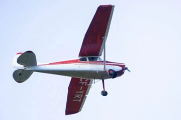 வானில் வெடித்து சிதறிய சிறிய ரக விமானம், ஏழு பேர் பலி