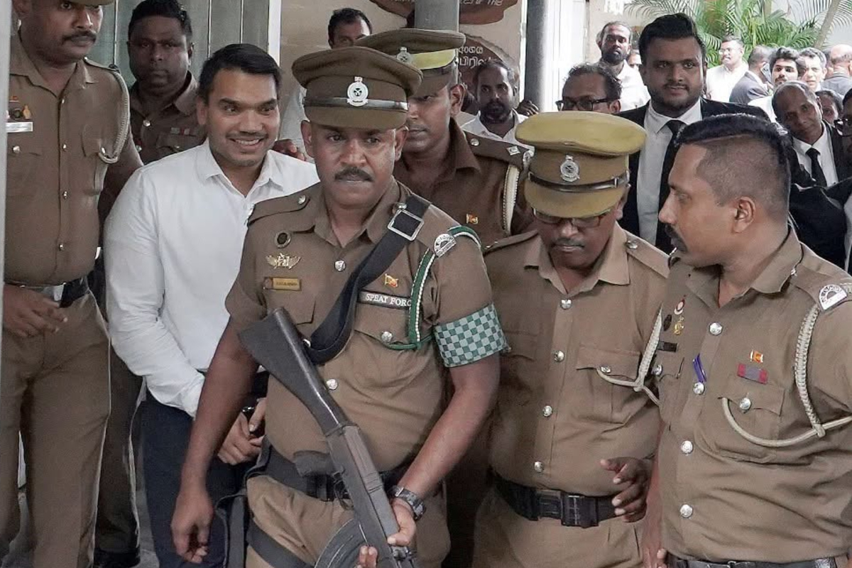 நாமலுக்கு தெரிந்த உண்மை! தனது கைது தொடர்பில் பேச முடியாத இக்கட்டான நிலையில்.. | Namal Unable To Speak About His Arrest நாமலுக்கு தெரிந்த உண்மை! தனது கைது தொடர்பில் பேச முடியாத இக்கட்டான நிலையில்.. | Namal Unable To Speak About His Arrest