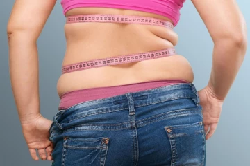 இடுப்பு டயர் போல அசிங்கமா இருக்கா? அப்ப 2 ஸ்பூன் தேனை தினமும் இப்படி சாப்பிடுங்க