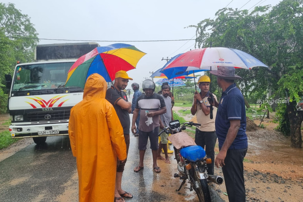தொடரும் சீரற்ற காலநிலை : மன்னார் மாவட்டத்தில் அதிக பாதிப்பு | Weather Conditions North Mannar Worst Affected