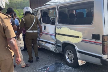 லொறி - பாடசாலை வேன் விபத்து ; மாணவர்கள் இருவர் உட்பட 3 பேர் காயம்