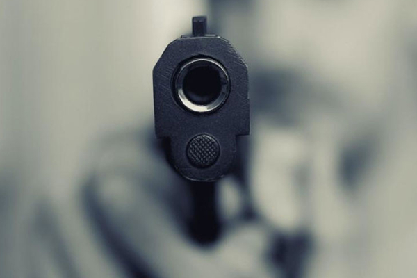 நான்கு பேர் கொண்ட குழுவால் நபர் ஒருவர் சுட்டு கொலை - ஐபிசி தமிழ்