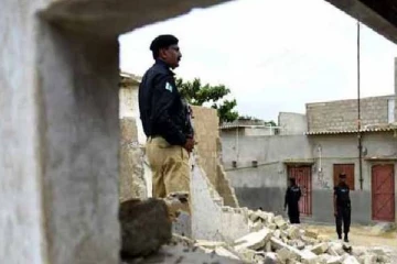 பாகிஸ்தான் எல்லையில் தற்கொலைப்படை தாக்குதல்