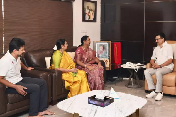 திமுகவுடன் தேமுதிக கூட்டணியா? முதல்வருடனான சந்திப்பு குறித்து பிரேமலதா விளக்கம் | Premalatha Explains Why She Met Mk Stalin