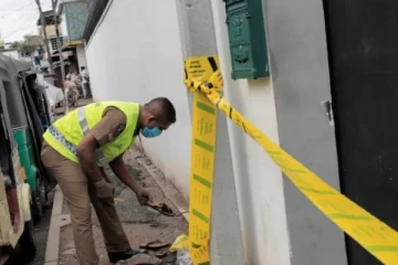 மனைவியை கொடூரமாக தாக்கி படுகொலை செய்த கணவன் கைது