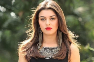 ரசிகர்களை கவரும் வகையில் போஸ் கொடுத்த நடிகை ஹன்சிகா.. ரசிகர்கள் மத்தியில் தீயாய் பரவும் புகைப்படம்