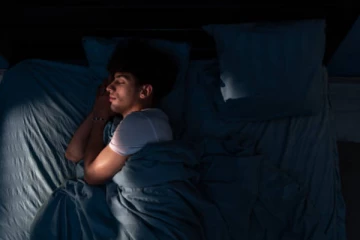 அரிய வகை நோயால் வருடத்திற்கு 300 நாட்கள் தூங்கும் நபர்!