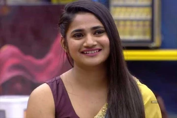 மாடர்ன் உடையில் சில நொடி காட்சியினை வெளியிட்ட லொஸ்லியா.... வாயடைத்துப் போன ரசிகர்கள்