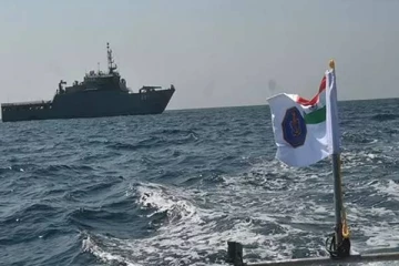 மேற்கு அரபிக் கடலில் கப்பல்களை நிலைநிறுத்திய இந்திய கடற்படை