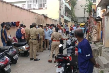 இளம்பெண்ணை 30 துண்டுகளாக வெட்டி ஃபிரிட்ஜில் வைத்த கொடூரம்.., பெங்களூருவை உலுக்கிய சம்பவம்