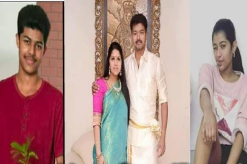 விவாகரத்து சர்ச்சை; குடும்பம், மனைவி சங்கீதாவுடன் விஜய் - வைரலாகும் ஃபோட்டோஸ்!