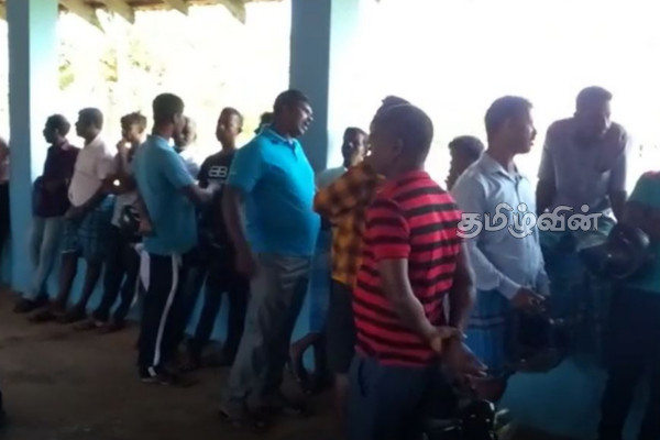 யாழில் சட்டவிரோதமான கடற்தொழில்களை தடை செய்யுமாறு கோரி ஆர்ப்பாட்டம் (Video) | Demonstration By Fishermen Ban On Illegal Fishing
