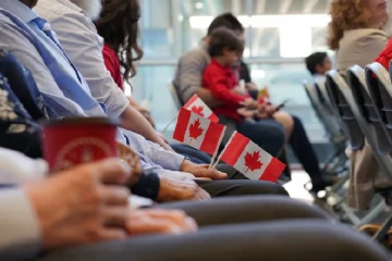 கனடாவில் கல்வி கற்க விண்ணப்பிக்கும் சர்வதேச மாணவர்கள் எண்ணிக்கையில் கடும் வீழ்ச்சி