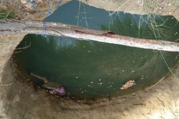 பாழடைந்த கிணற்றிலிருந்து ஆண் ஒருவரின் சடலம் மீட்பு