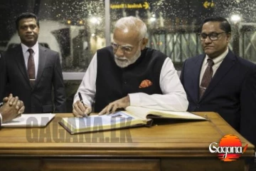 අග්‍රාමාත්‍ය මෝදි ශ්‍රී ලංකාවට පැමිණීමෙන් පසු සිංහල හා දෙමළ භාෂාවලින් X සටහන් තබයි