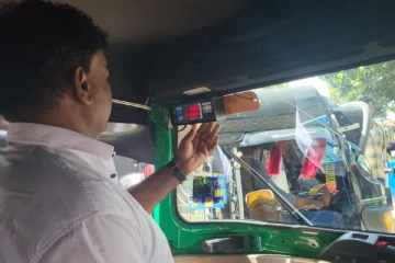 வவுனியாவில் முச்சக்கரவண்டிகளுக்கு மீற்றர் பொருத்தும் செயற்பாடு