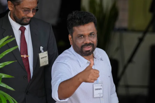 கல்முனை தமிழர் பகுதிகளில் மீண்டும் காணி அபகரிப்பா.. சமூகச் செயற்பாட்டாளர்கள் ஆவேசம் | Land Grabbing Resumes In Tamil Areas Of Kalmunai கல்முனை தமிழர் பகுதிகளில் மீண்டும் காணி அபகரிப்பா.. சமூகச் செயற்பாட்டாளர்கள் ஆவேசம் | Land Grabbing Resumes In Tamil Areas Of Kalmunai