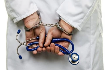 இலங்கையில் போலி மருத்துவர்கள் இருவருக்கு நீதிமன்றின் அதிரடி உத்தரவு