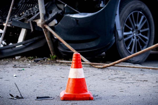 கோர விபத்தில் தம்பதி மரணம்.. படுகாயங்களுடன் வைத்தியசாலையில் மூவர் | Couple Dies In Tragic Car Lorry Crash