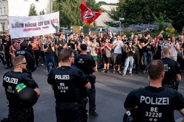 இரண்டாம் உலகப் போருக்கு பின்னர் ஜேர்மனியில் தீவிரம் பெறும் வலதுசாரிகளின் ஆதிக்கம்