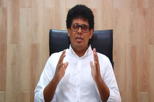 இலங்கையின் அரசியல் வரலாற்றில் இடம்பெற்ற முதல் சம்பவம் | The First Time Minister Challenging Prime Minister