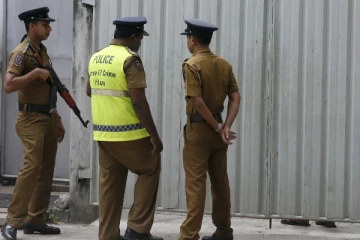 பட்டப்பகலில் இளைஞரின் இரு கைகளும் துண்டிக்கப்பட்ட கொடூர சம்பவம்
